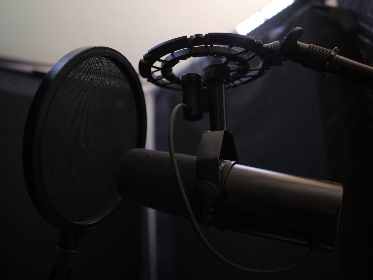 D2LProductions's tweet image. Test #1 with the Shure SM7b and shock mount. Choruses laid. 2 verses ready to track. 

#rodecasterpro2 #Shure #sm7b #adobe #audition
