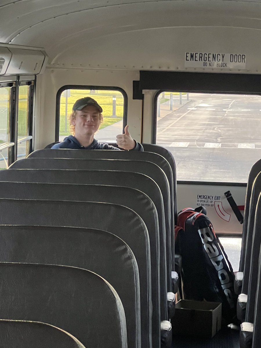 The royal treatment- super stretch yellow limo! 🎾🎉