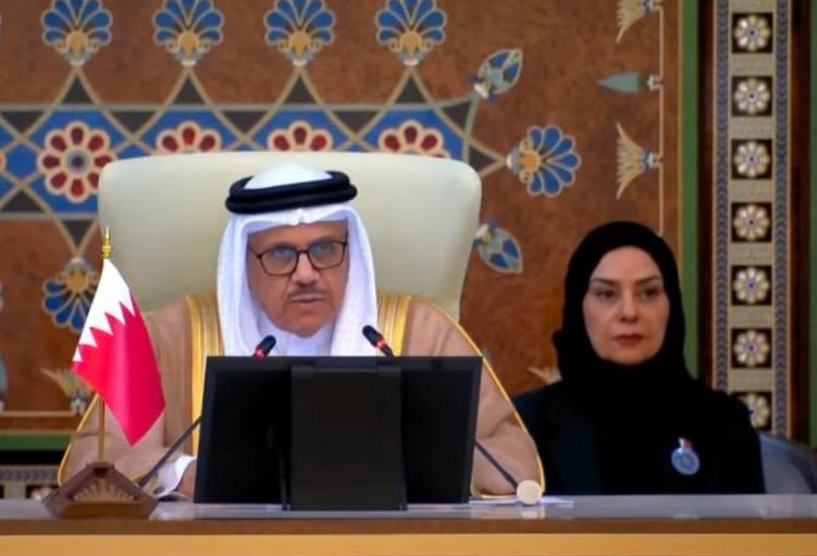 bahdiplomatic's tweet image. وزير الخارجية يترأس وفد مملكة البحرين إلى القمة العربية الرابعة والثلاثين في بغداد

tinyurl.com/mv2j27s7