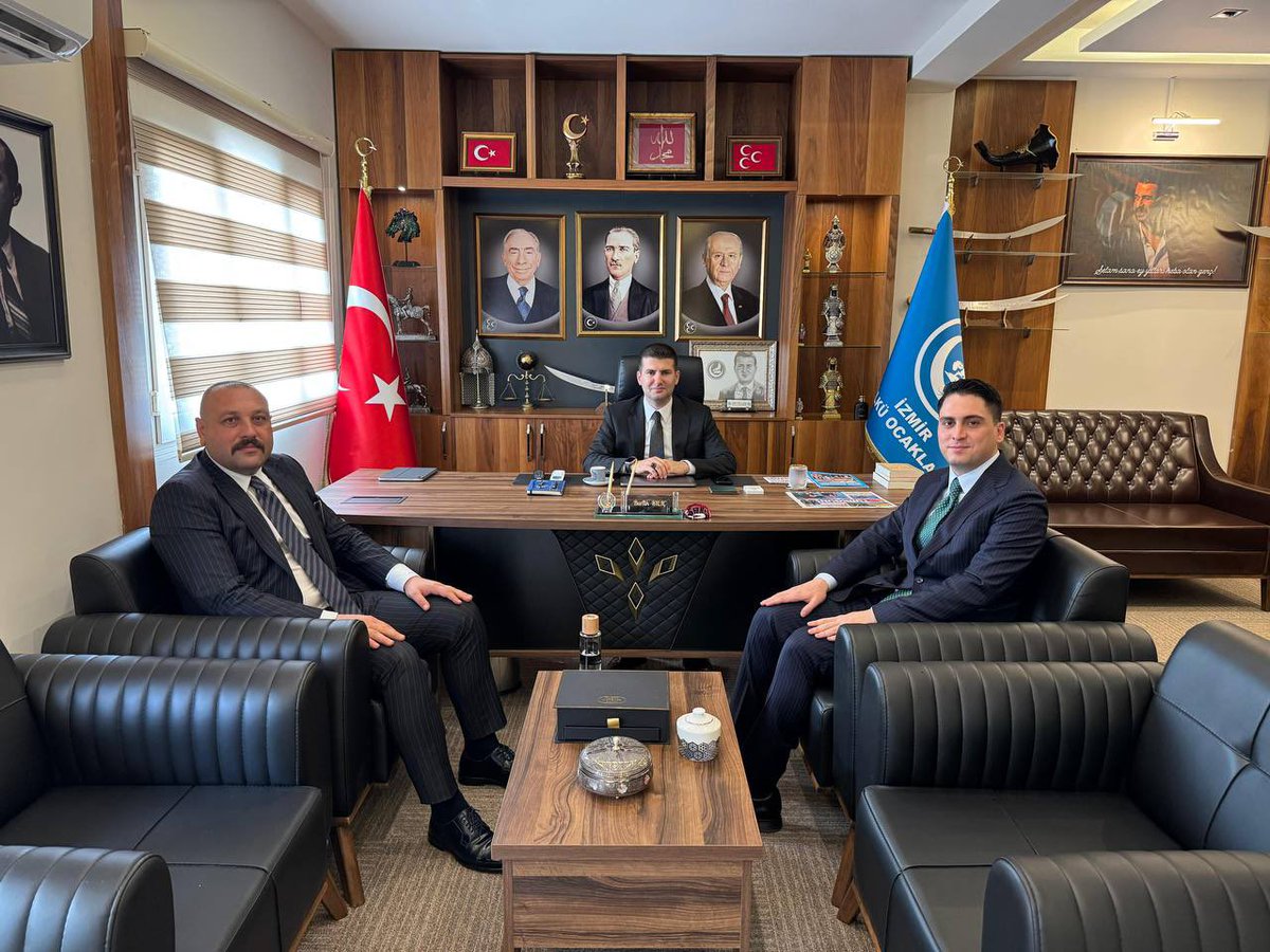 Ülkü Ocakları İzmir İl Başkanlığımızı ziyaret ettik.

Türk gençliğinin milli ve manevi değerlere bağlı, şuurlu bireyler olarak yetişmesi için gösterilen gayretleri takdir ediyor, başarılarının devamını diliyoruz.🇹🇷