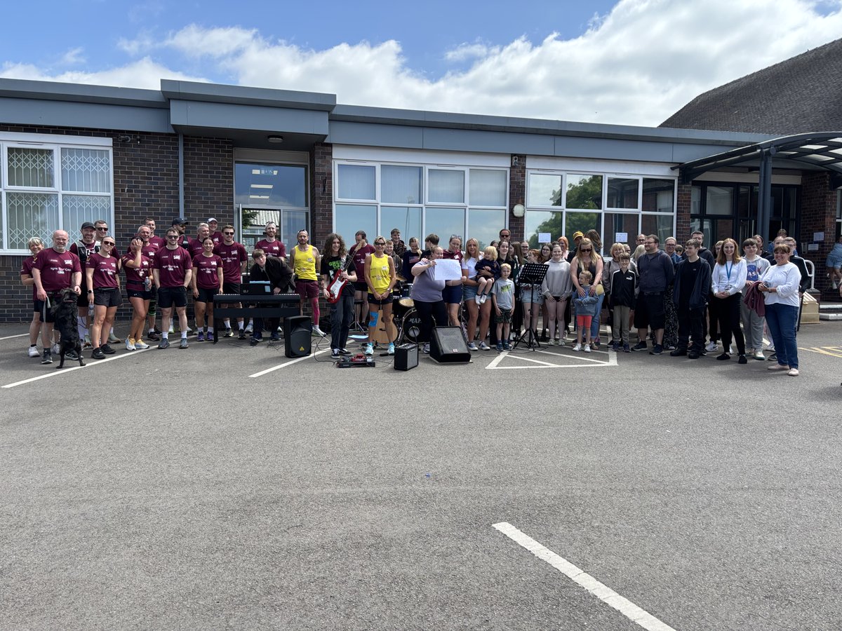 📍 Sir Thomas Boughey Academy – 19km in and the energy is sky high! Massive thanks to
STBA for the amazing welcome and support. That was a long leg, and we’re still smiling! ✨
#WATaRun