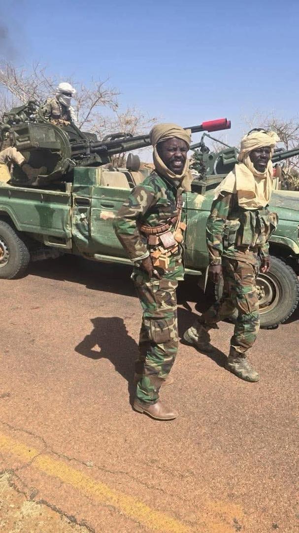 com__airem8's tweet photo. On ne peut jamais parler du Soudan sans Toroboro.  
Combattu mais jamais vaincu ✌️  
L'histoire soudanaise écrira leurs noms en lettres d'or.  

TOROBORO https://t.co/mawzuSBHiU