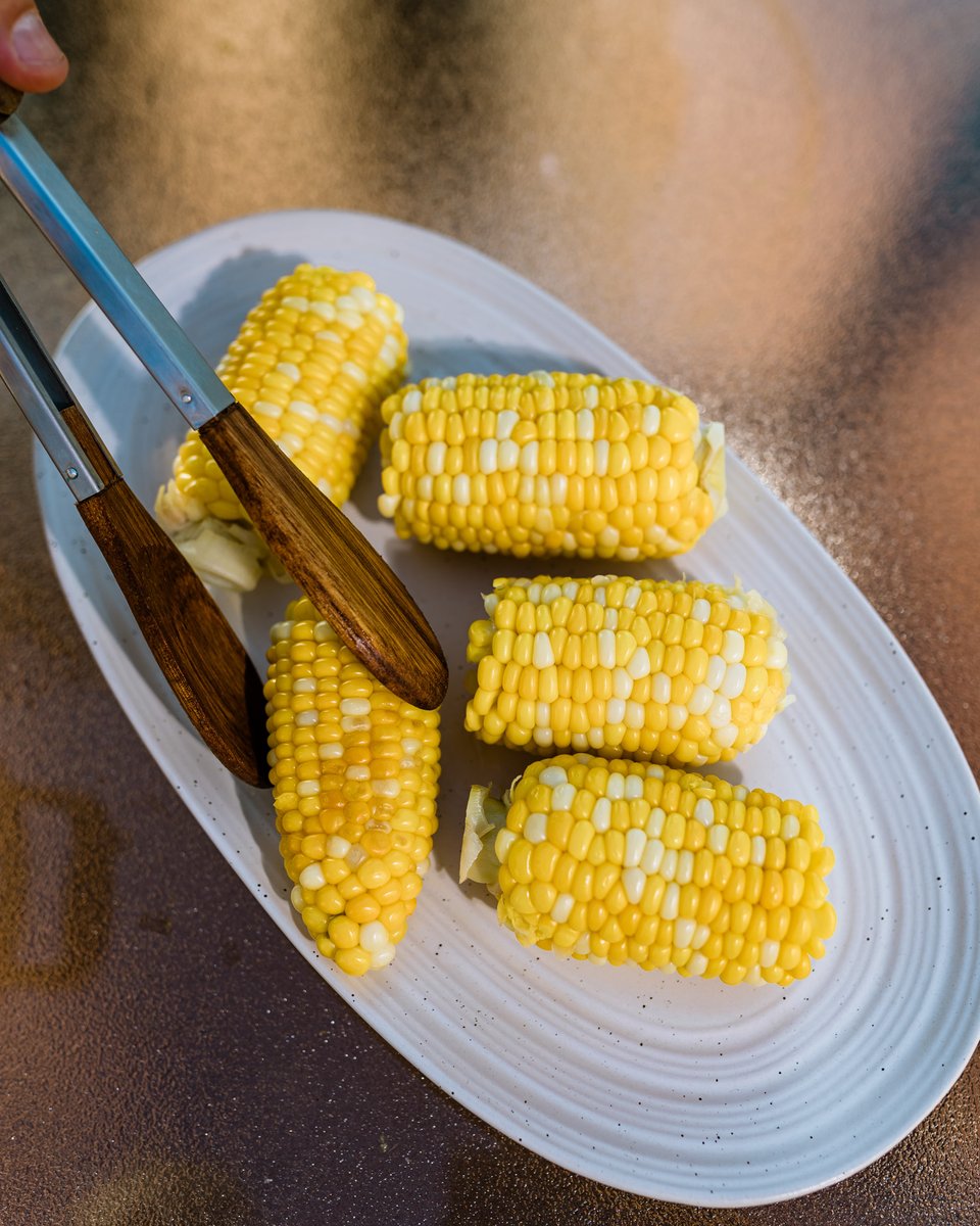 AlimentsNB's tweet image. Rehaussez votre saison de barbecue en faisant griller des viandes et des légumes frais et locaux. Nous avons tout ce qu'il faut pour un barbecue parfait, ici même dans la province. Créez des souvenirs et achetez local pour de bon ! ☀️🍔🌭🌽🥩