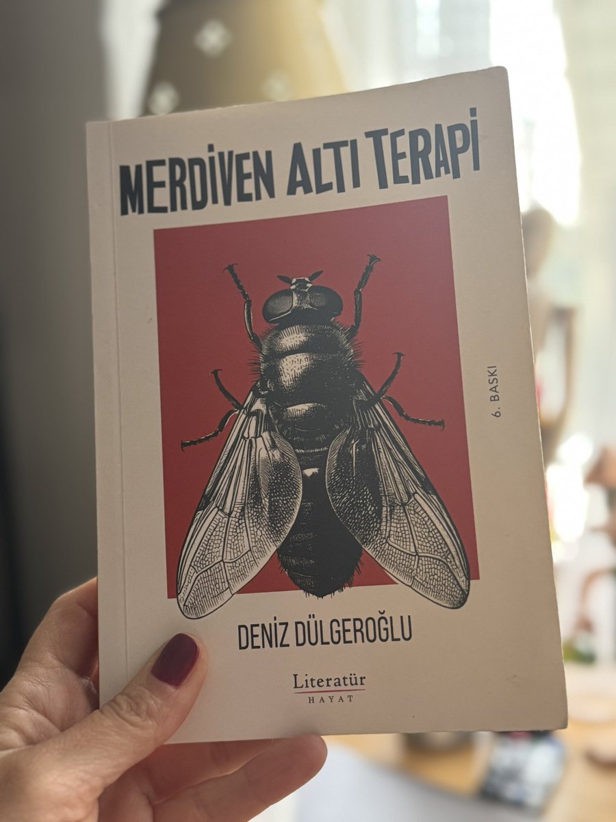 “Bir gün öleceğini bilerek ve bunun korkusunu duyarak yaşadığı için insanın varlığında hiçbir zaman saf bir huzur yok. Huzur, ancak ölümü hiçbir zaman tatmayacak kitapların ve ölüm hakkında hiçbir fikri olmayan hayvanların yanında mümkün.” 
Hayatın içinden bir kitap ve aktarım 📚