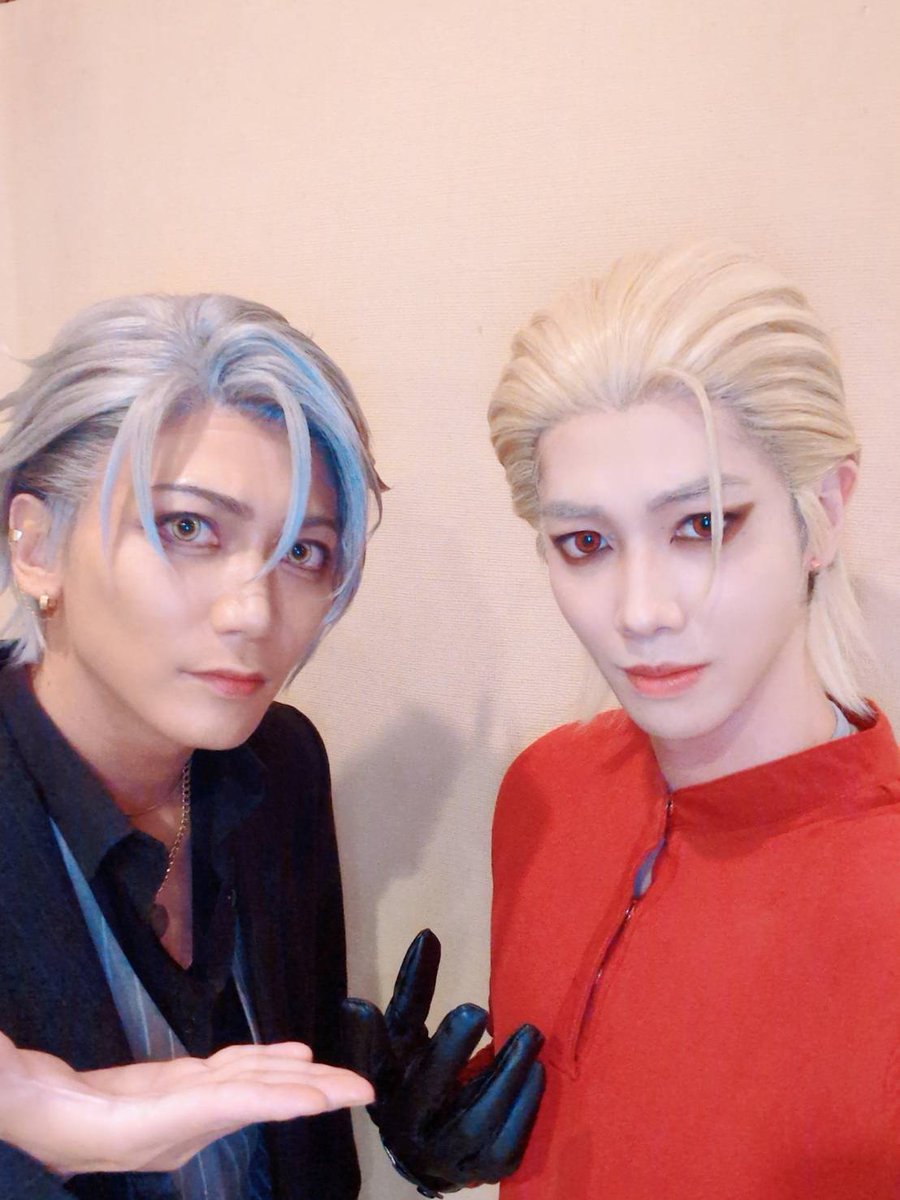 naoki_kunishima's tweet image. 舞台「華の天羽組」～羽王戦争編～
初日無事終わってホッとしてます！
来て下さった方、配信観て下さった方、ありがとうございました！！！
違う作品の相方、縣くん！！！
#バグステ
