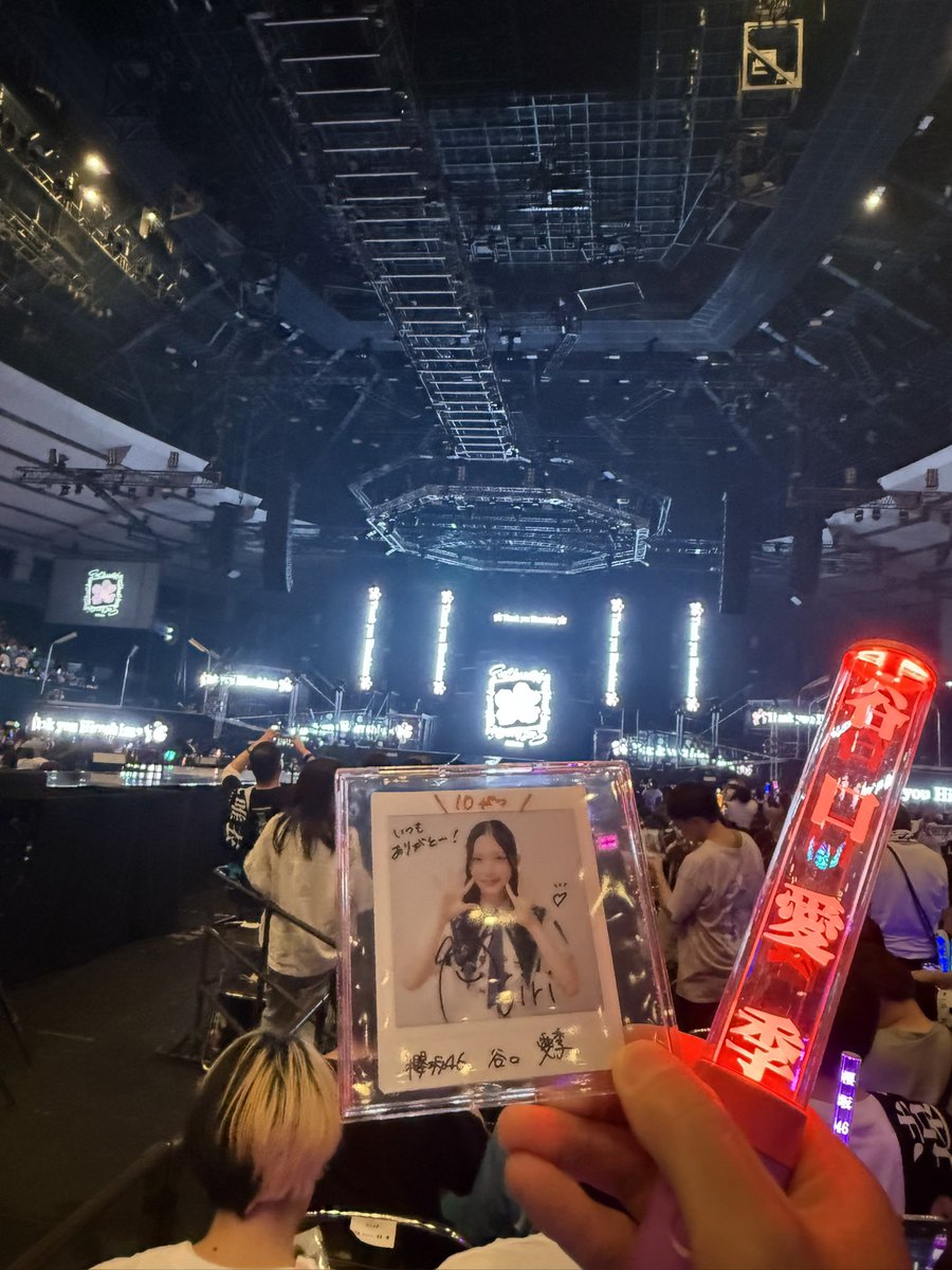 ran_airi412's tweet photo. 櫻坂46ツアー 広島

ほのちゃん目の前でニコって目線くれたし、
天ちゃん煽ったら煽り返してくれたし、
りこおれを見つけてくれてパァ😳ってにっこにっこしてたし、
あいり最後の最後でステージからスケッチブック見て「おっ😲」って見つけてくれて踊りながら手振ってくれるし、最高でした！！ https://t.co/Sl18fOmx3F