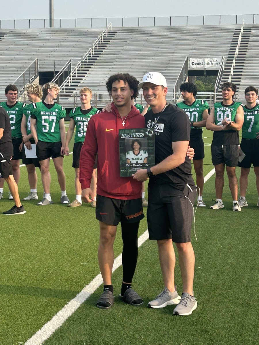 Southlake Carroll Football (@carrolldragonfb) on Twitter photo RILEY WORMLEY
TEAM CAPTAIN
4-6A 1ST TEAM ALL-DISTRICT RUNNING BACK
Gonna do great things at USC!
<a href="/coachrdodge/">Riley Dodge</a> <a href="/RileyWormley/">๐น๐๐๐๐ ๐พ</a> RILEY WORMLEY
TEAM CAPTAIN
4-6A 1ST TEAM ALL-DISTRICT RUNNING BACK
Gonna do great things at USC!
<a href="/coachrdodge/">Riley Dodge</a> <a href="/RileyWormley/">๐น๐๐๐๐ ๐พ</a>