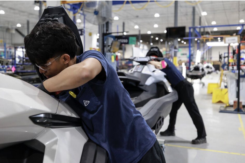 DBretonEMC_MEC's tweet image. Taïga Motors relance sa production de motomarines électriques!
 
Ces nouvelles motomarines offrent plusieurs innovations. 

Je salue la persévérance de Taiga Motors qui n&apos;a jamais lâché malgré les embûches. 

P.S.: Ces produits sont fabriqués chez nous.

taigamotors.com/fr/produits/or…