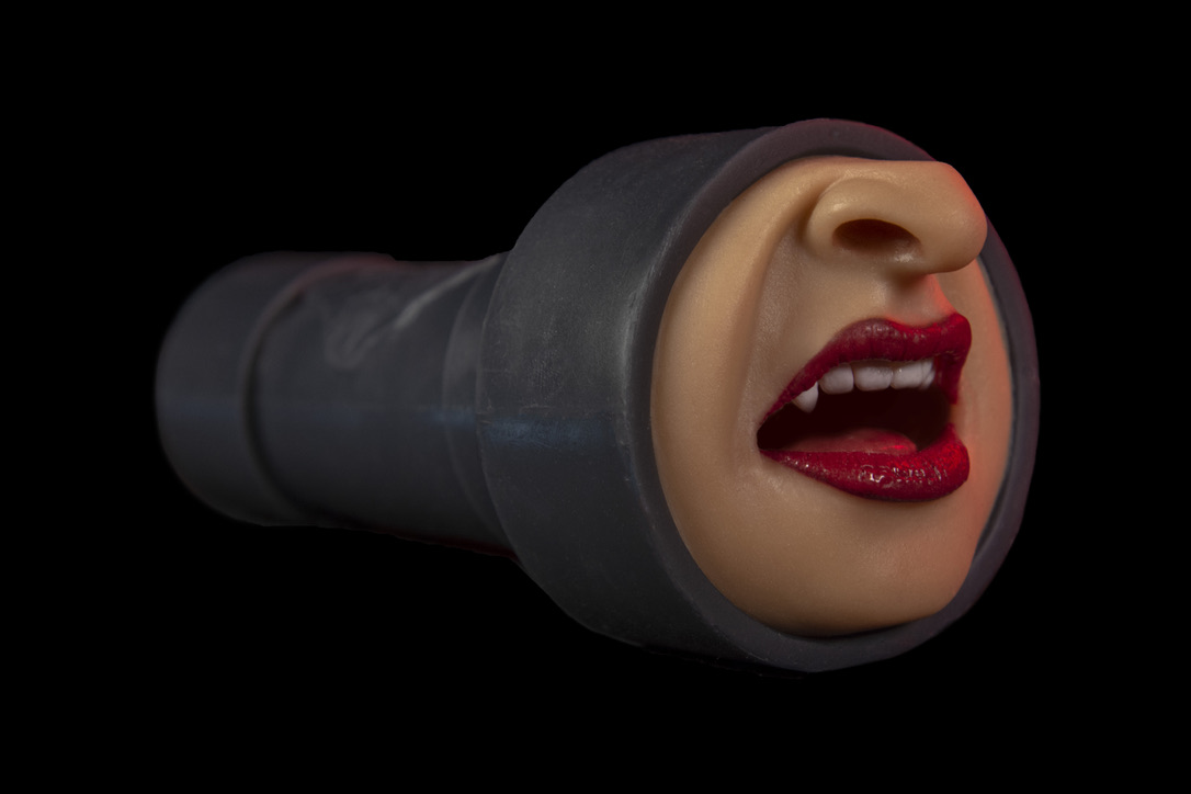 But really... Have you ever had a vampire suck your dick? 🤔😈

#horrorfam #nsfw