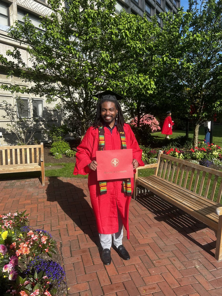 cariuswhitakee's tweet photo. WTF FIRST GENERATION To Graduate college with a B.A in Neuroscience AND Philosophy!!! Both my grandmothers knew this would happen and I only wish they were alive to see it. I’m not done yet DR.Whitaker PHD is on the way soon! https://t.co/w7MH0pTqJ5