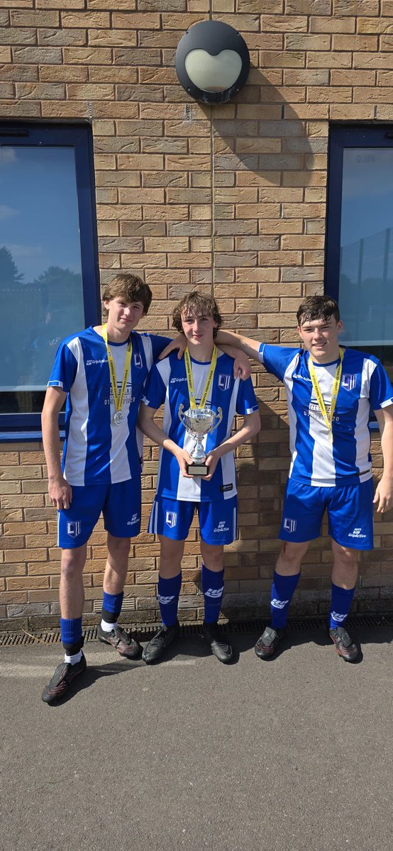 LongLaneFC1's tweet image. League and cup double completed for the lads today what a season it’s been proud of every kid who’s gave there all this season nice way to sign off as we go into open age next season #upthelanechampions 🏆🏆👏🏼👏🏼👏🏼