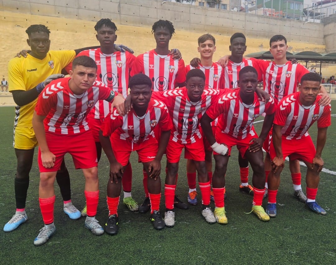 Federación de Fútbol de Las Palmas (@fflaspalmas) on Twitter photo 📸 | El vicepresidente <a href="/ReinaldoMontes8/">Reinaldo Montesdeoca</a> presente en el partido de la Fase de Ascenso a Primera Juvenil entre <a href="/SportingSan/">Real Sporting San Jose</a> y <a href="/ud_lascolo/">U.D. Las Coloradas</a>
#FútbolCanario 📸 | El vicepresidente <a href="/ReinaldoMontes8/">Reinaldo Montesdeoca</a> presente en el partido de la Fase de Ascenso a Primera Juvenil entre <a href="/SportingSan/">Real Sporting San Jose</a> y <a href="/ud_lascolo/">U.D. Las Coloradas</a>
#FútbolCanario