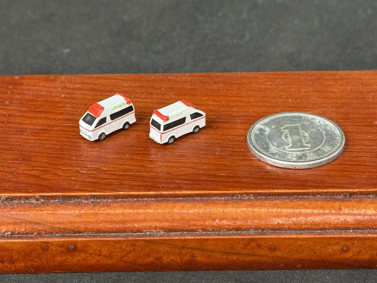 お待たせしました。1/400救命救急車両セット。販売価格5400円。すみません🙇価格抑えられませんでした。その分気合い入れて作りました。販売予定は諸事情により5/23(金曜)夜21時からです。セット内容ハイメディック1台、トライハート1台、スーパーアンビュランス(走行状態、展開状態)各1台です。