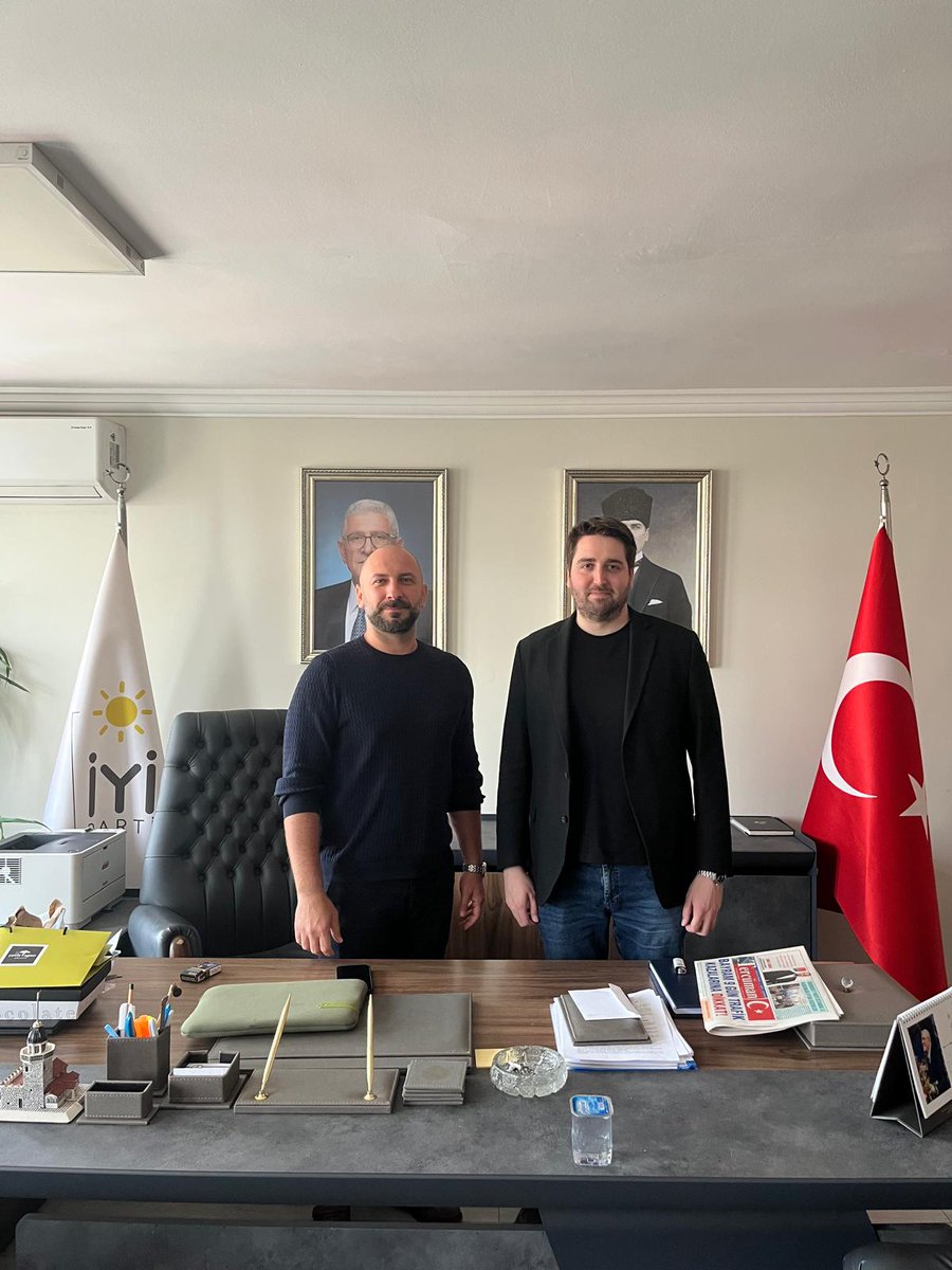 Üsküdar Teşkilatımızda Kıymetli Bir Ziyaretçi Ağırladık!

İYİ Parti Önceki Dönem Gençlik Kolları Genel Koordinatörü Emir Abbas Gürbüz, teşkilatımızı ziyaret ederek bizleri onurlandırdı.
Kendisine nazik ziyareti ve değerli sohbeti için teşekkür ediyor, çalışmalarında başarılar