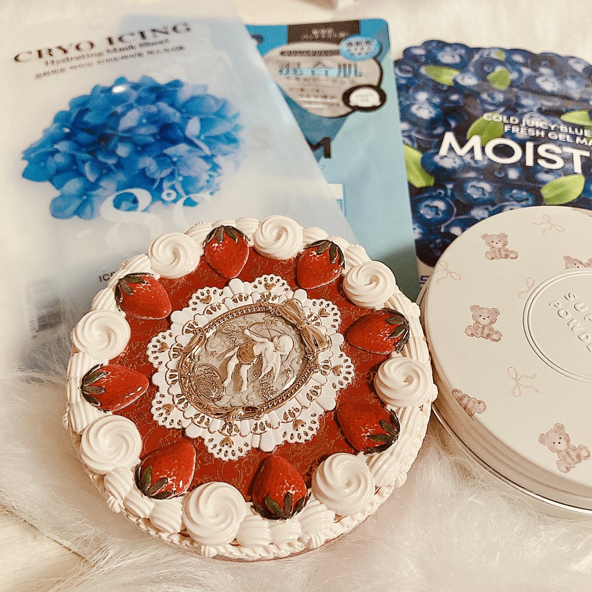「あまりにも実物可愛すぎてフラワーノーズのパウダー買っちゃったんだけど可愛すぎるか」|みさお🎀🥂プリ□ンパ合同通販中のイラスト