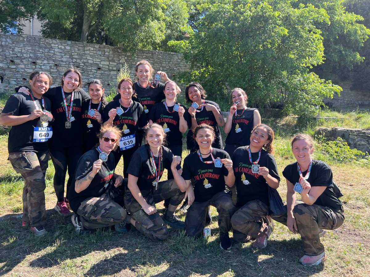 2eEtranger's tweet photo. #InfernalRun Une épreuve d’endurance, un esprit de corps💪13 km de rocaille, 250 m D+, 21 obstacles — entraide et dépassement de soi ! 800 participants dont 300 civils venus défier les légionnaires du #2REI. https://t.co/RrnYcf08dQ