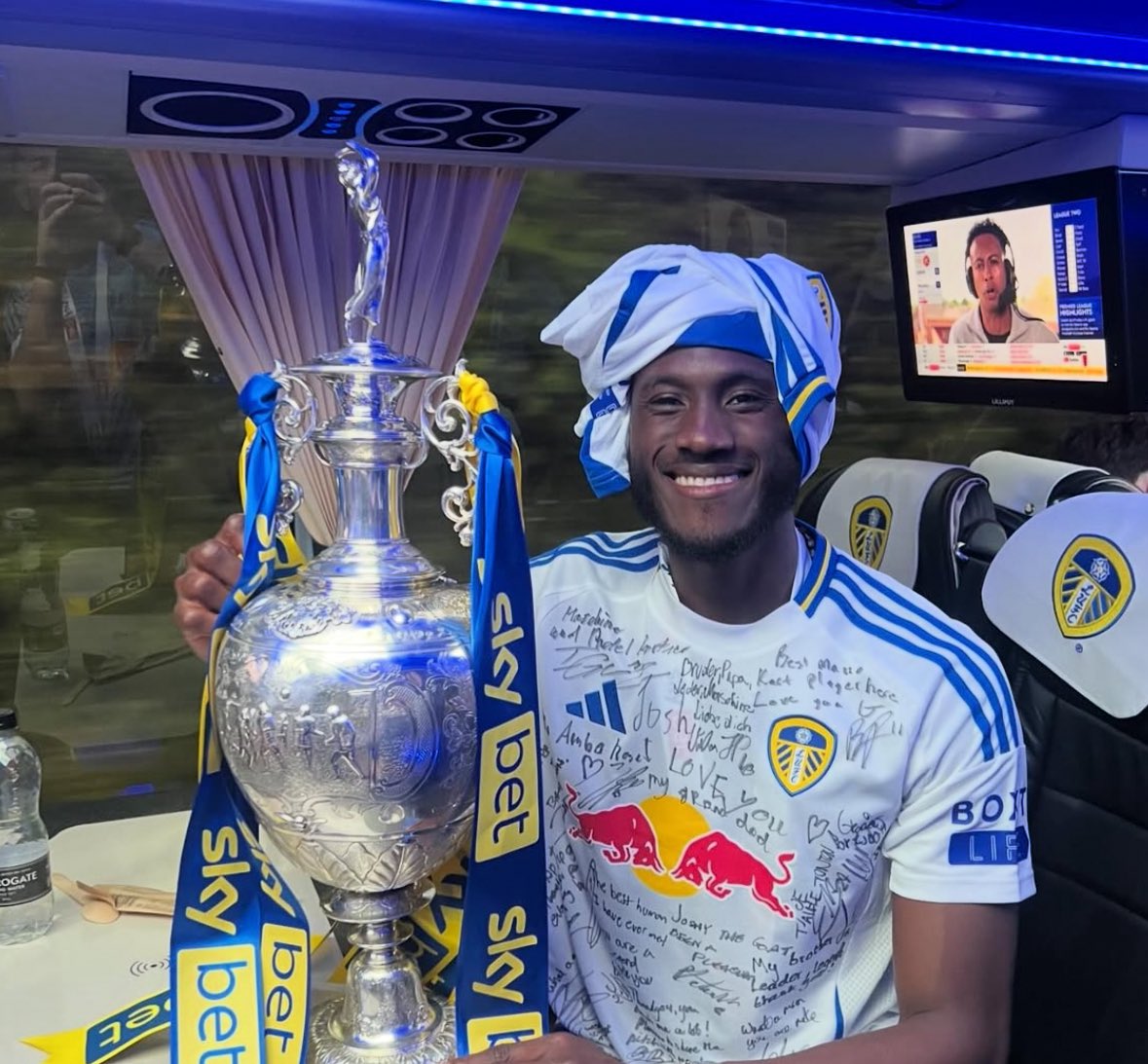 🚨 Joshua Guilavogui plans to leave Leeds United as free agent this summer.

He’s open to new chapter with contract due to expire in the coming weeks.