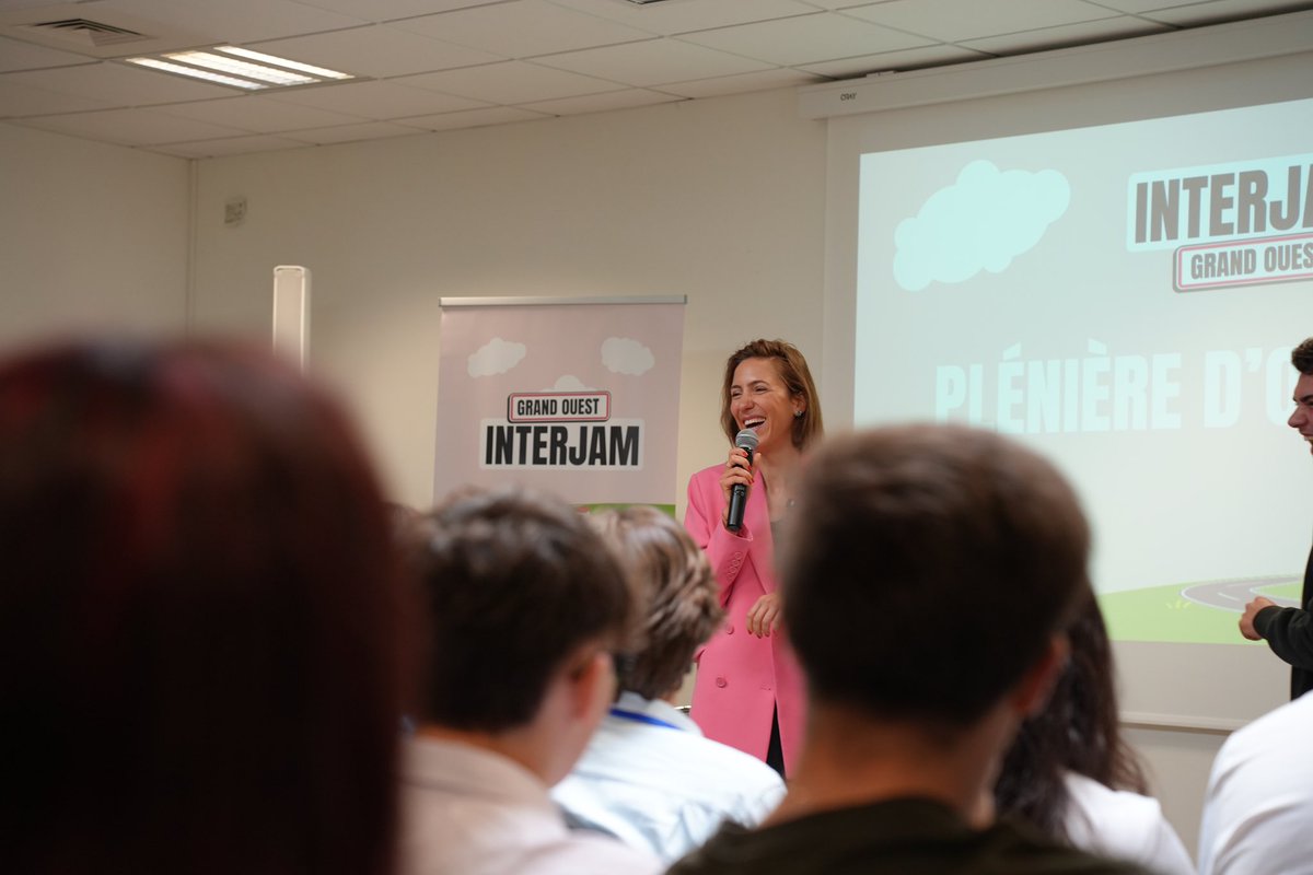 Valérie Hayer (@valeriehayer) on Twitter photo Toujours une joie de retrouver aujourd’hui à Rennes les <a href="/JeunesMacron/">Les Jeunes avec Macron</a> de Bretagne, Normandie, Pays de la Loire et Centre-Val de Loire.
Cher <a href="/Ambroise_Mejean/">Ambroise Méjean</a> sois fier de ton mouvement qui depuis bientôt 10 ans porte haut et fort les couleurs européennes ! Toujours une joie de retrouver aujourd’hui à Rennes les <a href="/JeunesMacron/">Les Jeunes avec Macron</a> de Bretagne, Normandie, Pays de la Loire et Centre-Val de Loire.
Cher <a href="/Ambroise_Mejean/">Ambroise Méjean</a> sois fier de ton mouvement qui depuis bientôt 10 ans porte haut et fort les couleurs européennes !