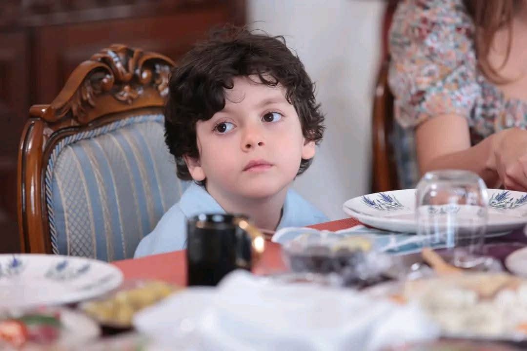 Like father like son. 🖤🔐
#UzakŞehir