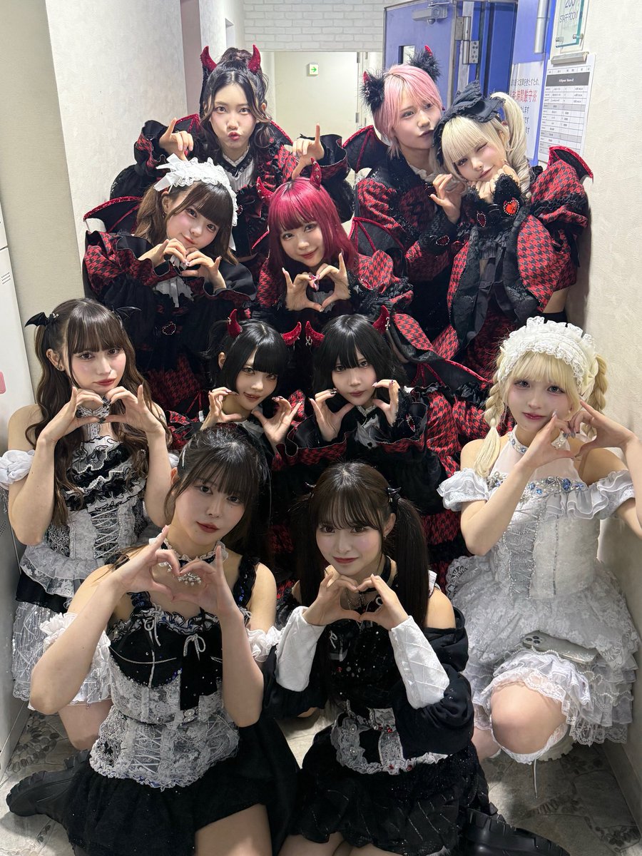 ྐ❤︎.*･ﾟ┈┈┈┈┈┈┈┈┈┈┈ﾟ･*.ྐ❤︎

わーすたさん と 最終未来少女さん
一緒にお写真撮っていただきました📸𖤐 ̖´-

素敵なLIVEをありがとうございました🐱💖

❤︎.*･ﾟ┈┈┈┈┈┈┈┈┈┈┈ﾟ･*.ྐ❤︎