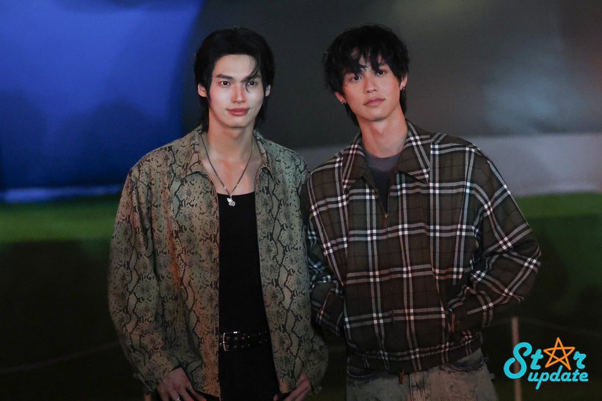 webstarupdate's tweet image. เฟรมคู่ที่รอคอย 2 หนุ่มสุดฮอต #ไบร์ทวิน ในงาน KAWS:HOLIDAY THAILAND

#KAWSHOLIDAYxBRIGHT
#bbrightvc
#CentralEmbassyXWinMetawin
#winmetawin