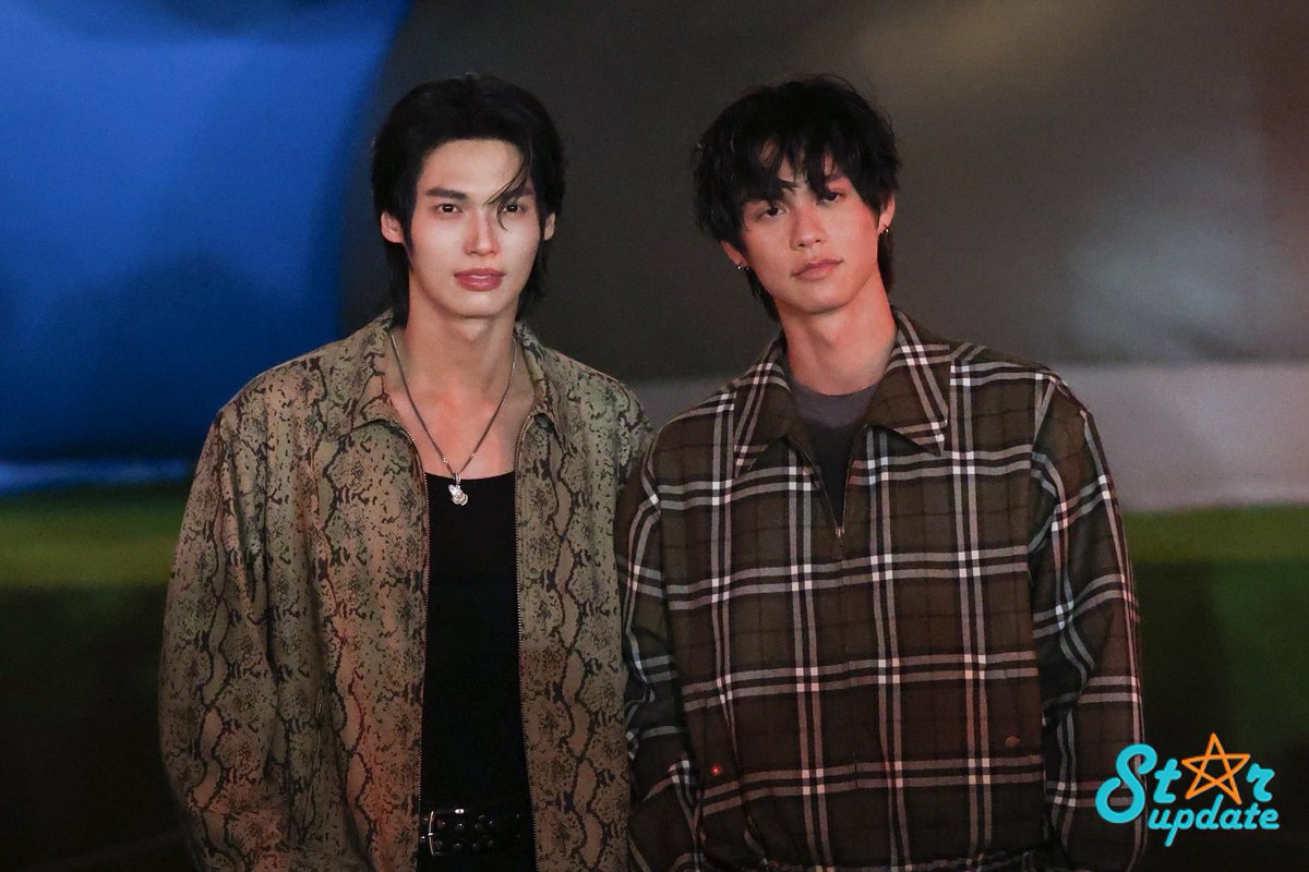 webstarupdate's tweet image. เฟรมคู่ที่รอคอย 2 หนุ่มสุดฮอต #ไบร์ทวิน ในงาน KAWS:HOLIDAY THAILAND

#KAWSHOLIDAYxBRIGHT
#bbrightvc
#CentralEmbassyXWinMetawin
#winmetawin