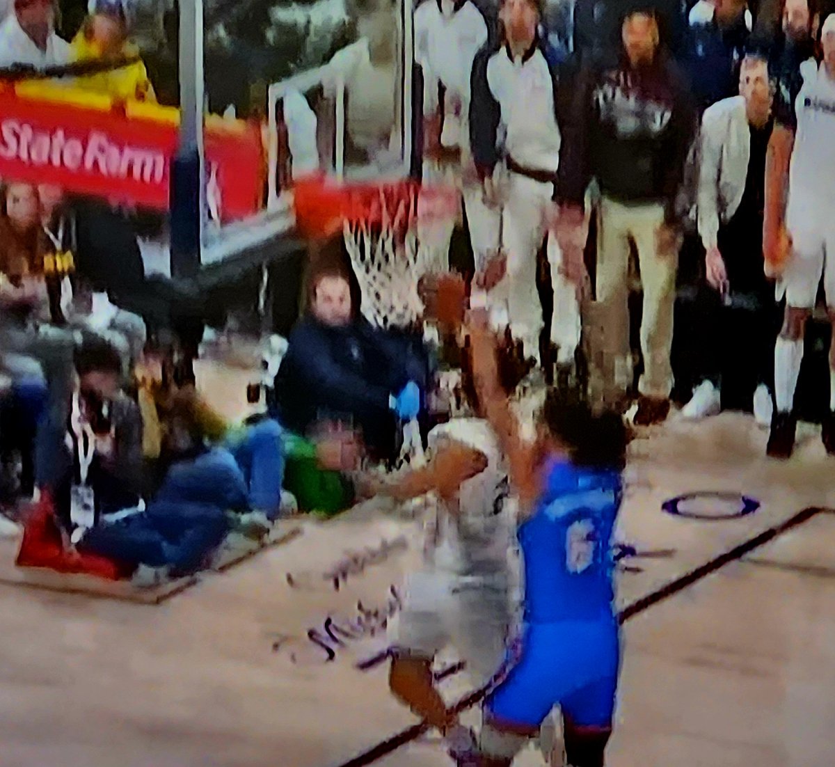 rickmcsufan's tweet photo. Hey @NBAOfficial, @NBA, @NBAonTNT, &amp; @espn. Can one of you explain why one of these is a foul &amp; one isn't? This kind of BS is why people think the NBA is like the WWE, then any of other professional sports. https://t.co/2LBz750VQp