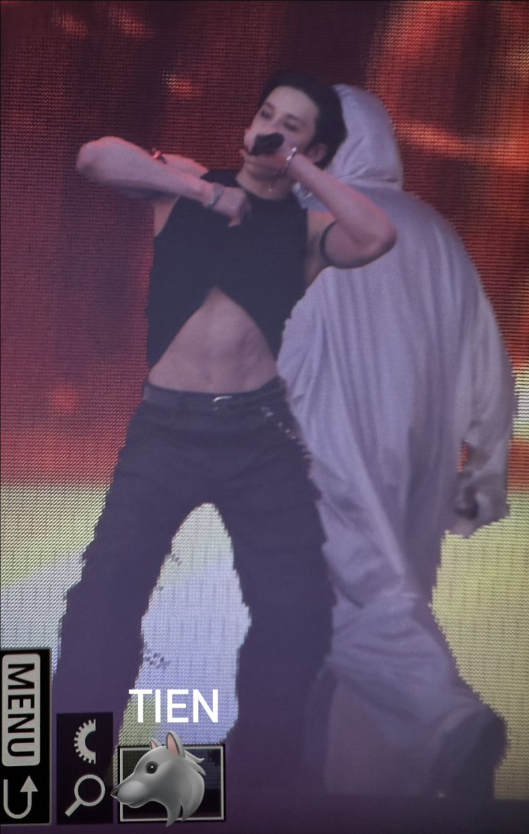 inniefavz's tweet image. no Japão eles só faltam ficar pelados né