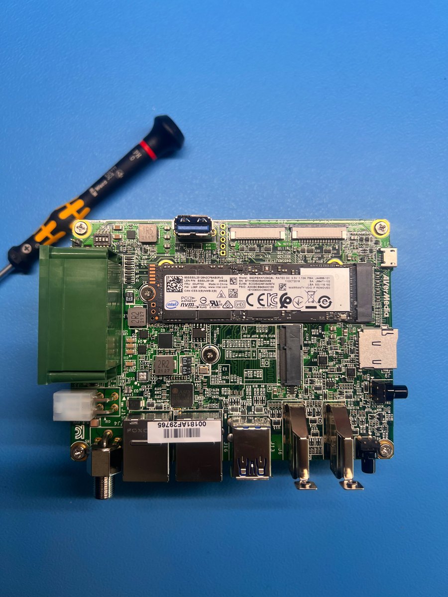 MehdiHacks's tweet photo. This is how it looks inside https://t.co/F1RWCkmJ7z