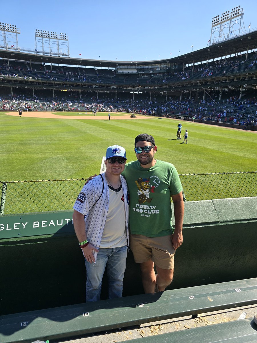 nweiler2012's tweet image. Happy birthday @cody_chgo thanks for being a quality human being. Cubs in 4! #VibeWithUs