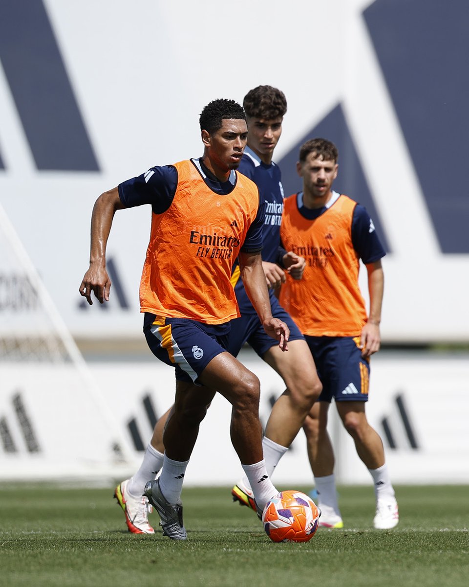 realmadrid's tweet photo. ⚽ @FedeeValverde
⚽ @BellinghamJude https://t.co/pIFK1t8HWl