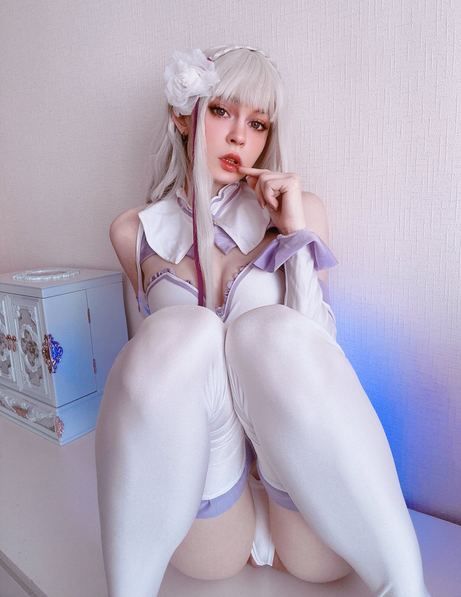 Do you want me to be your princess?
.
.
.
#rezero 
#emilia
#rezeroemilia
