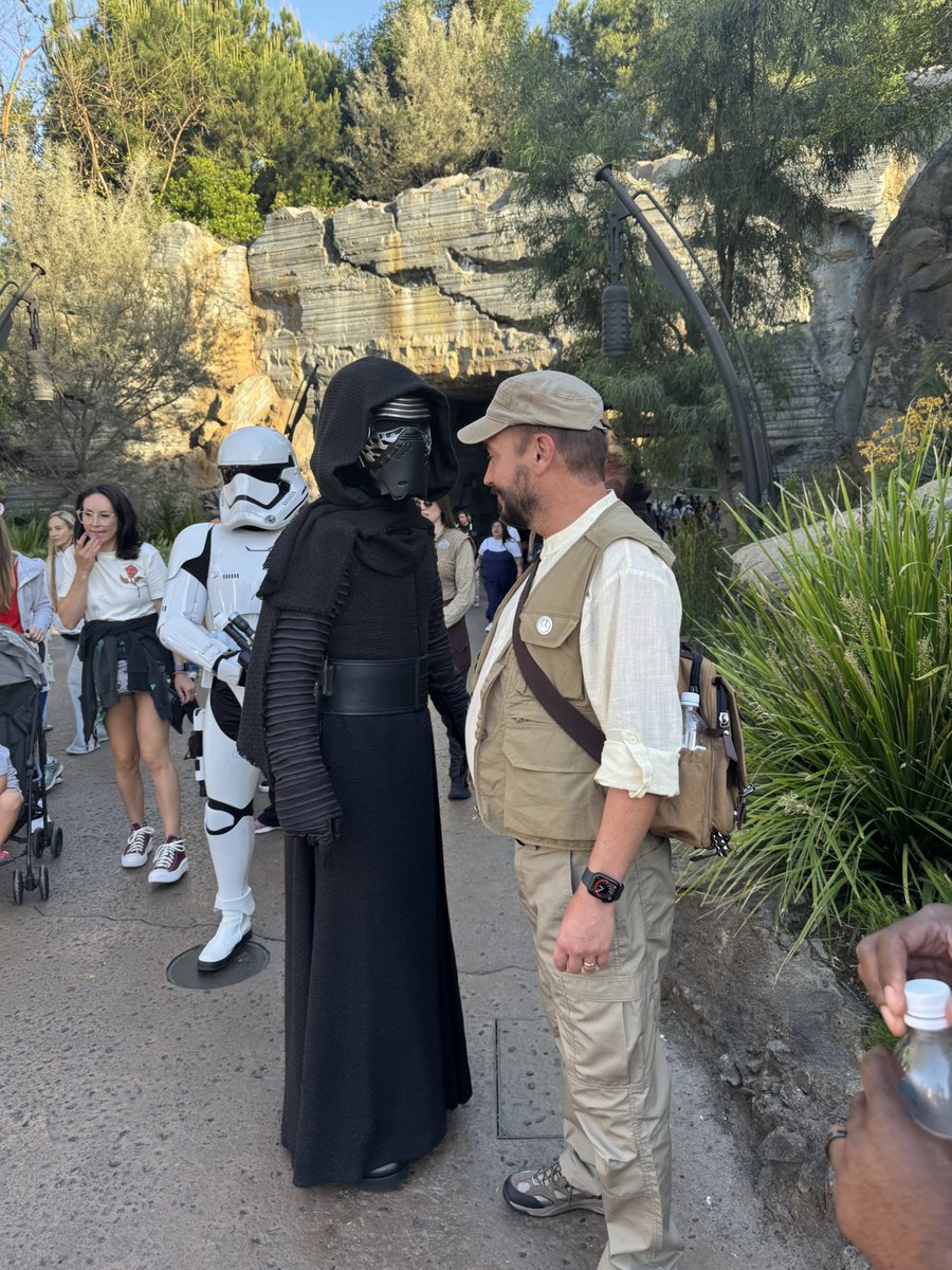 DougInTx tweet media