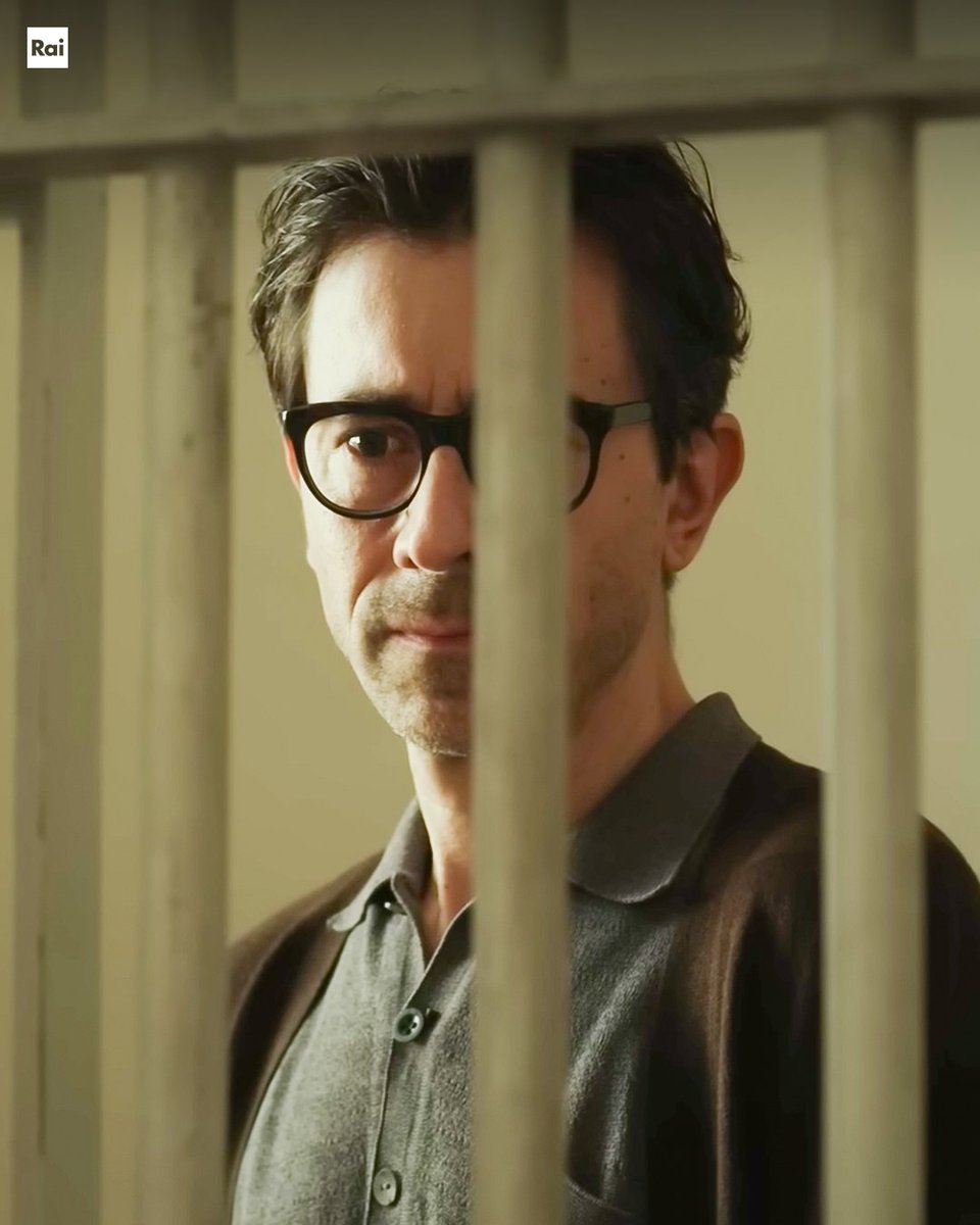 Alle 21:10 “Il signore delle formiche” di Gianni Amelio con Luigi Lo Cascio, Elio Germano, Sara Serraiocco | La storia di Aldo Braibanti, ex partigiano ed esponente del PCI, oltre che scrittore e studioso delle formiche, che pagò la sua omosessualità con un processo per plagio...