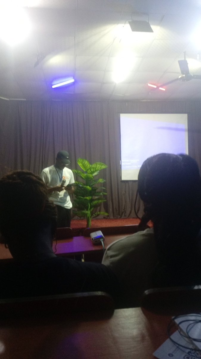 UdochiBlessing4's tweet photo. #citrea 
#citreainabsu
#citreanigeria 
Live here at absu https://t.co/Q4IeOlmbD4