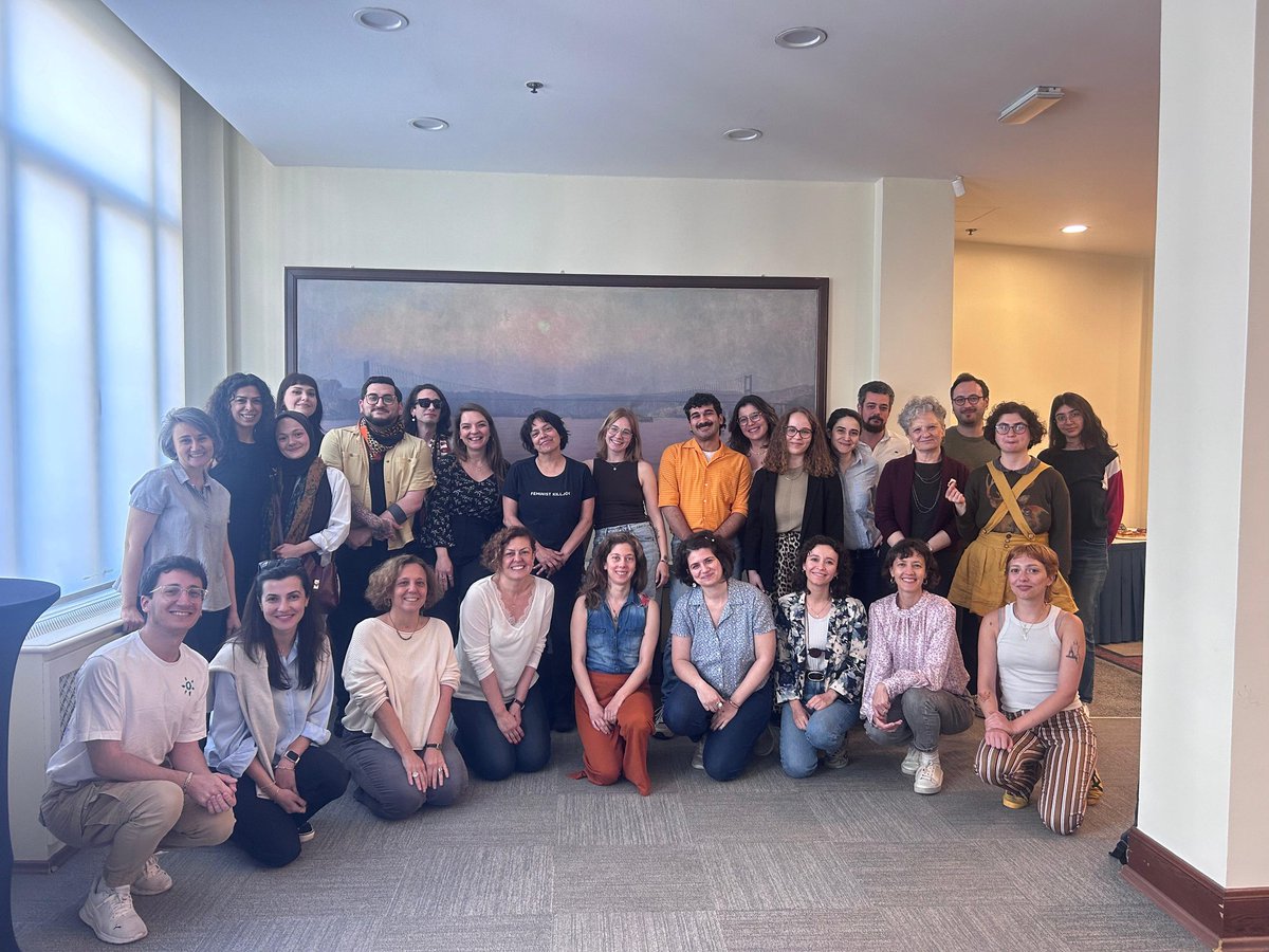 SU Gender olarak, Sabancı Üniversitesi’nden akademisyenler ve öğrencilerle birlikte feminist yazar Sara Ahmed’le Minerva Han’da bir araya geldik. Bizler için kıymetli ve unutulmaz bir deneyim oldu. Katılan herkese teşekkür ederiz.