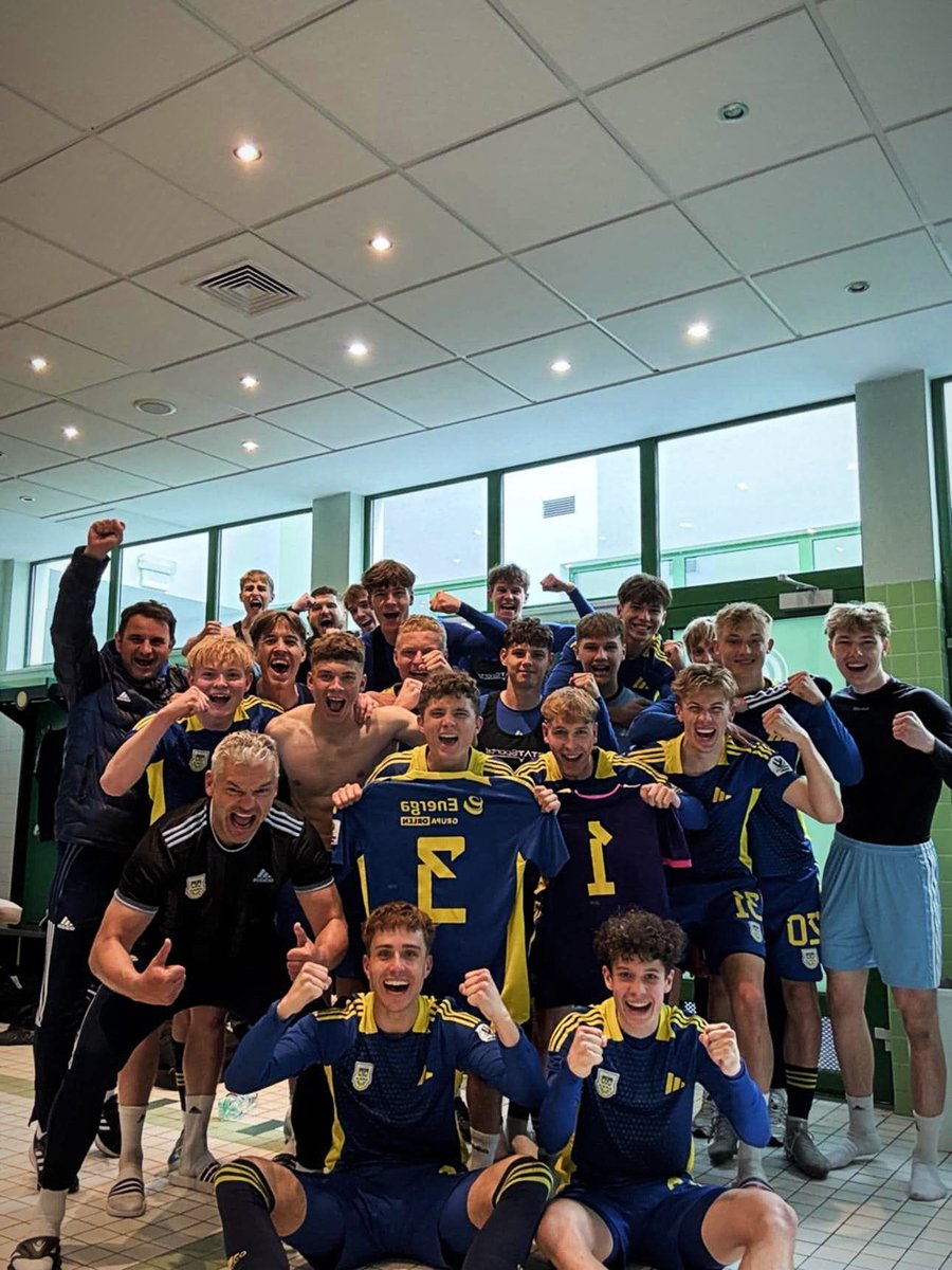 Arka Gdynia (@arkagdyniasa) on Twitter photo Wyjazdowa wygrana juniorów starszych w Poznaniu! 🔥
CLJ U19: Warta Poznań – Arka Gdynia 1:3 (0:1)
⚽ 83' (k) – Laszczyk 10’, Strugała 53', 80'
---
Młodzi Arkowcy grają razem z <a href="/EnergaSA/">Grupa Energa</a>. Wyjazdowa wygrana juniorów starszych w Poznaniu! 🔥
CLJ U19: Warta Poznań – Arka Gdynia 1:3 (0:1)
⚽ 83' (k) – Laszczyk 10’, Strugała 53', 80'
---
Młodzi Arkowcy grają razem z <a href="/EnergaSA/">Grupa Energa</a>.