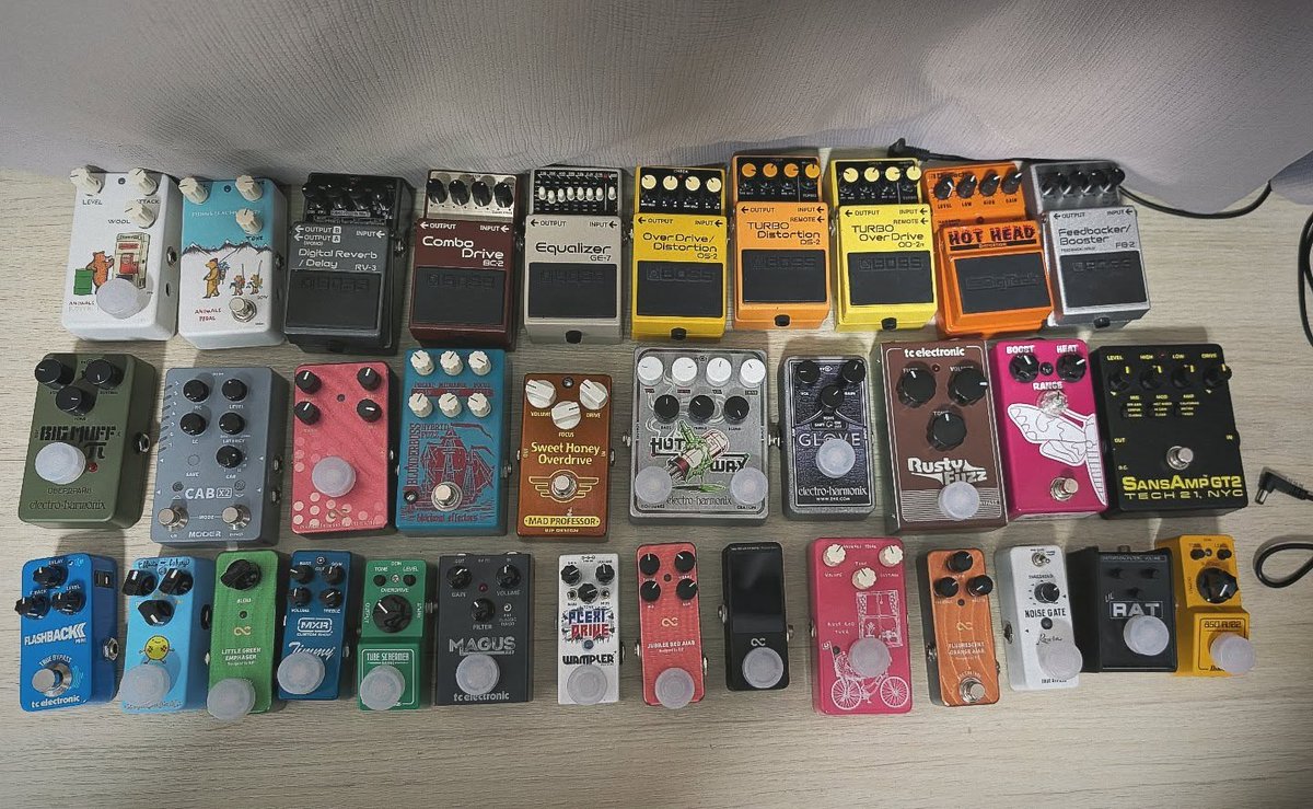 neegusing's tweet image. 我目前的单块吉他效果器，大多都是dirty pedal，有一些挂到二手网站准备出手，准备把我心仪的在购买列表上的效果器买回来，另外组一个mini pedalboard。