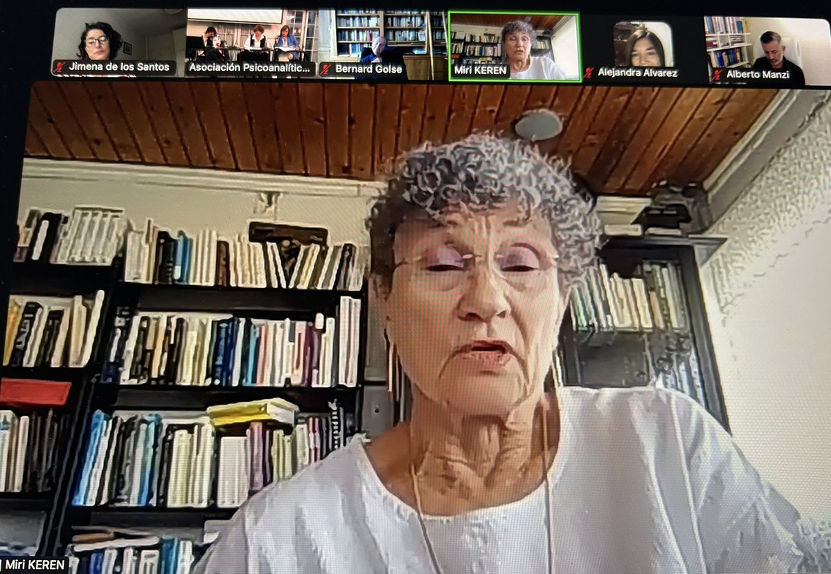 Hermosa jornada de la APA. Una invitación a repensar nuestras prácticas clínicas y teóricas en torno a los bebés, las infancias y las adolescencias; desde una perspectiva psicoanalítica actualizada y comprometida.