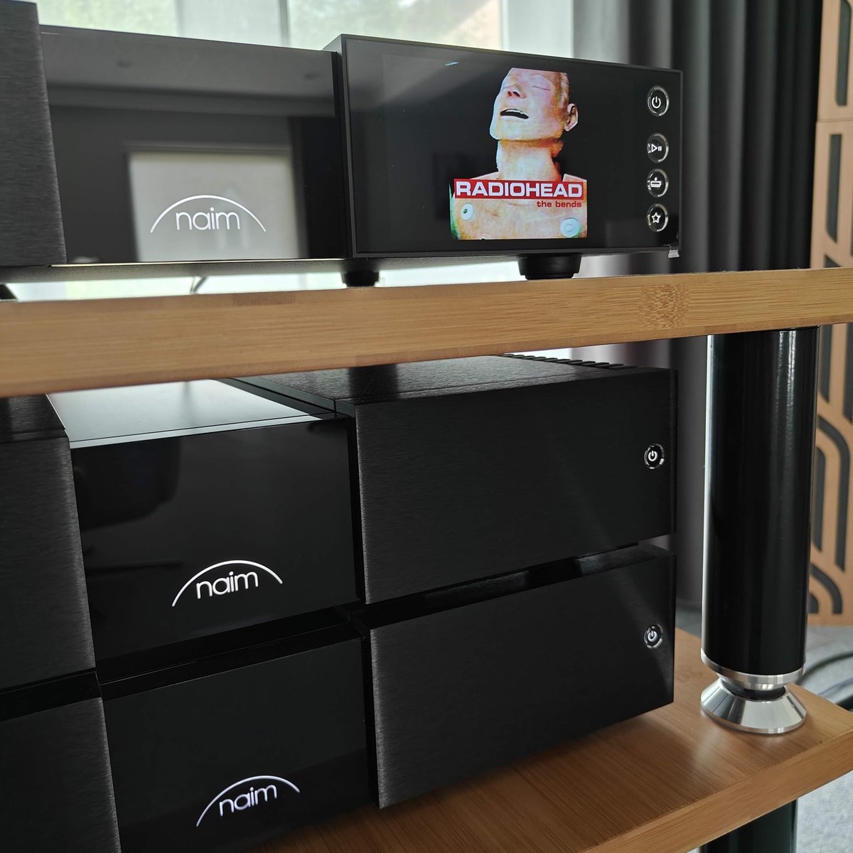 musicality2be's tweet photo. Naim Audio New Classic Series 200 : l'ensemble NSC 222 (préamplificateur-streamer) et NAP 250 (amplificateur de puissance stéréo délivrant 100W par canal sous 8 ohms) avec NPX 300 (alimentation séparée pour NSC 222).
En démo chez MUSICALITY.
#naimaudio #hifi #audio #audiophiles https://t.co/FNa28LP4u4