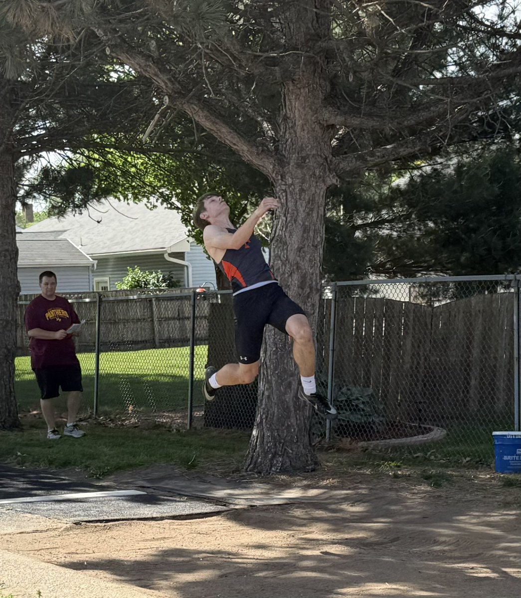 FFTrojanTrack's tweet photo. Zillman and McCready both long jumped their way to the state meet at Mt. Pleasant on Thursday. Eli set a new school record with his effort. Both advance on with at-large bids finishing 3rd and 4th at the SQM. #jumpscrew #statemeetbound https://t.co/reD2OWZ8Uv