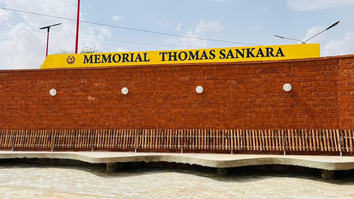 KhanStokely's tweet photo. Ce samedi 17 Mai 2025, le camarade président Thomas Sankara et ses 12 compagnons ont été réhabilités et honorés au Burkina Faso 🇧🇫. Le mémorial Thomas Sankara a été inauguré ce matin. 
Le capitaine IB force admiration et respect 🫡 
#OrganisezLesGens #BurkinaFaso #thomassankara https://t.co/TPHPweYMaj