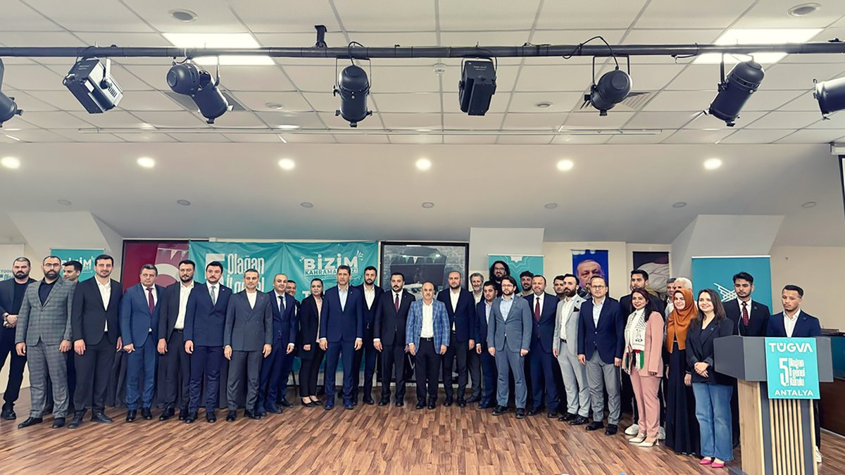 TÜGVA Antalya 5. Olağan İl Genel Kurulu’nda gençliğe yön veren paydaşlarla bir araya geldik. Yeniden seçilen İl Temsilcisi Mert Topçuoğlu’nu tebrik ediyor, yeni dönemin Antalya’ya hayırlar getirmesini diliyorum.
