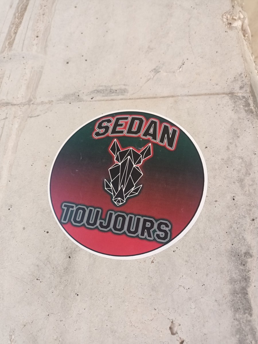 Et Capt'ain Villière frappa !
J'ai gueulé comme si on montait en ligue 1
Victoire 1 à 0 
Un pas vers la montée 
Sedan toujours 
Sedan partout 
Pour l'éternité Allez Sedan !