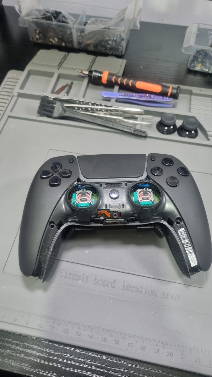 NovaCNTRL's tweet photo. PS5 Scuf Reflex Controller UPGRADED!

We recently received a Scuf controller for an upgrade, the customer went for TMR sticks, Our skilled technicians got to work! 

We installed and calibrated, so the range of circularity is better than ever for a scuf especially, ensuring precise and smooth movements during gameplay.

Now, the controller has been upgraded perfectly, ready for intense gaming sessions with reliable performance.

Visit https://t.co/oLIyNWidLU to learn more about our mod and repair services and get your controller modded or fixed today!

#NovaControllers #ScufRepair #ControllerFix #GamingGear #GameOn

Don't let a faulty controller hold you back. Get it fixed and game on!