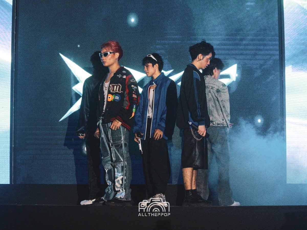 Congratulations VLST on your successful debut!

#VLSTDebutConcert #VLSTOnStage #Barugi #risingharmonyentertainment
<a href="/VLST_official/">VLST</a>