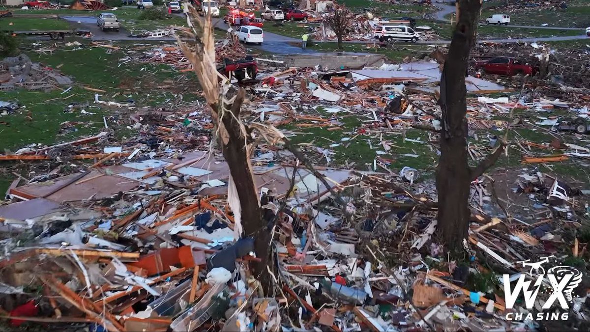 AlexTerry17482's tweet photo. In the #US, at least 9 people have died in #LaurelCounty, #Kentucky, as a result of an overnight 🌪️#tornado. The EF-3+ category tornado destroyed the town of #London

https://t.co/tqpCNRbnki https://t.co/UDHYqqAK1l
