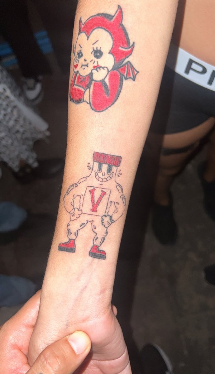 Una morra se tatuó mi logo y siento muchas cosas. ❤️‍🔥 🥹