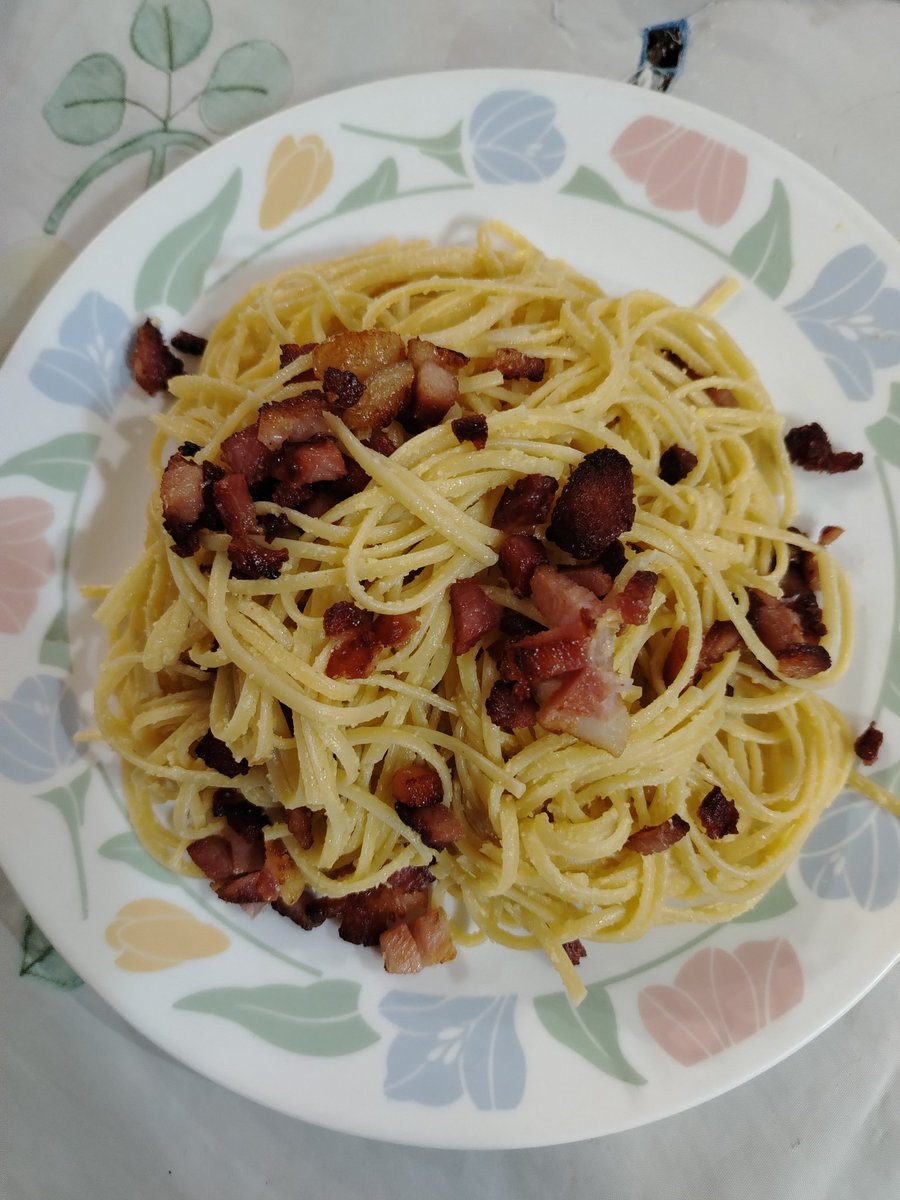 RobertiAlberto's tweet photo. Deliziosa Carbonara! https://t.co/RrRhHg9nkA