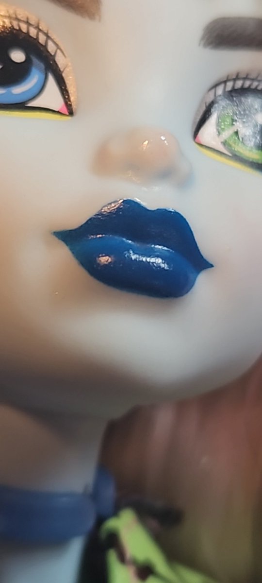 electric_X13's tweet photo. Is anyone having issues with their green and blue dolls having stained noses https://t.co/6WiME5Mds3